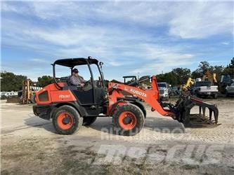 Kubota R530 Pale gommate