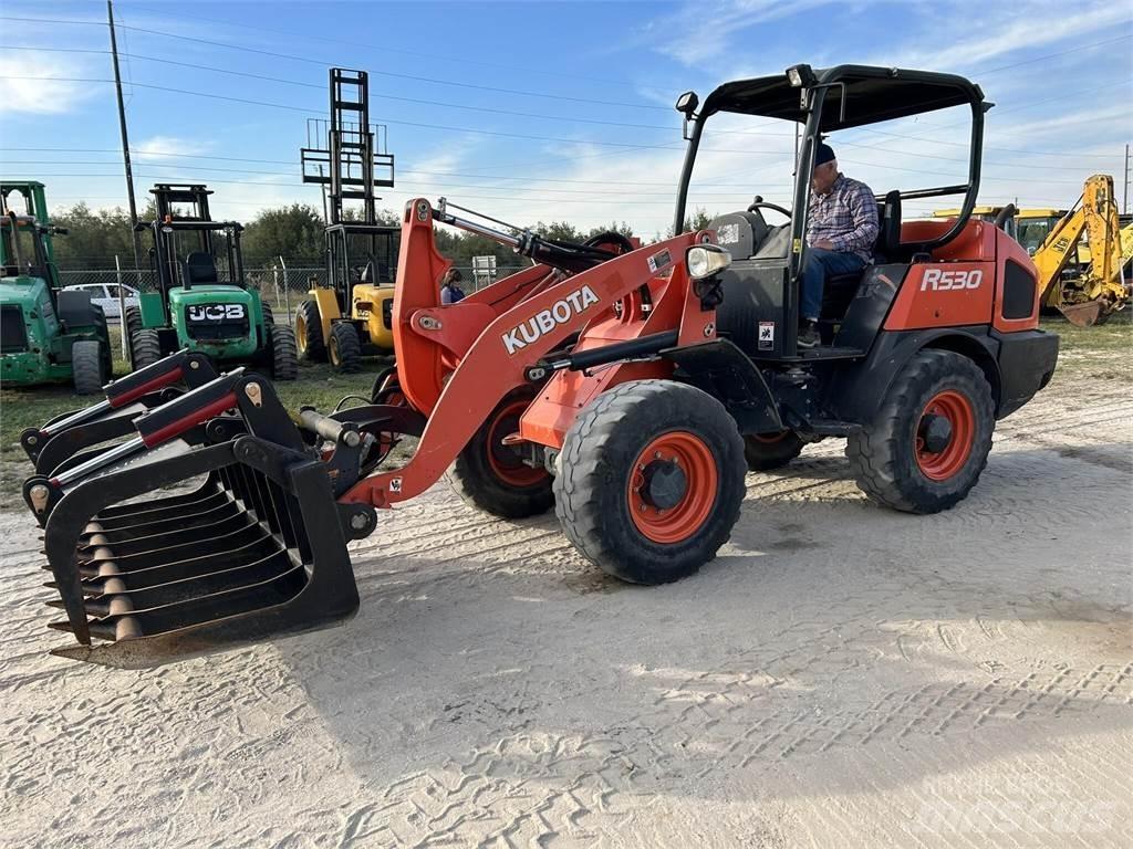 Kubota R530 Pale gommate