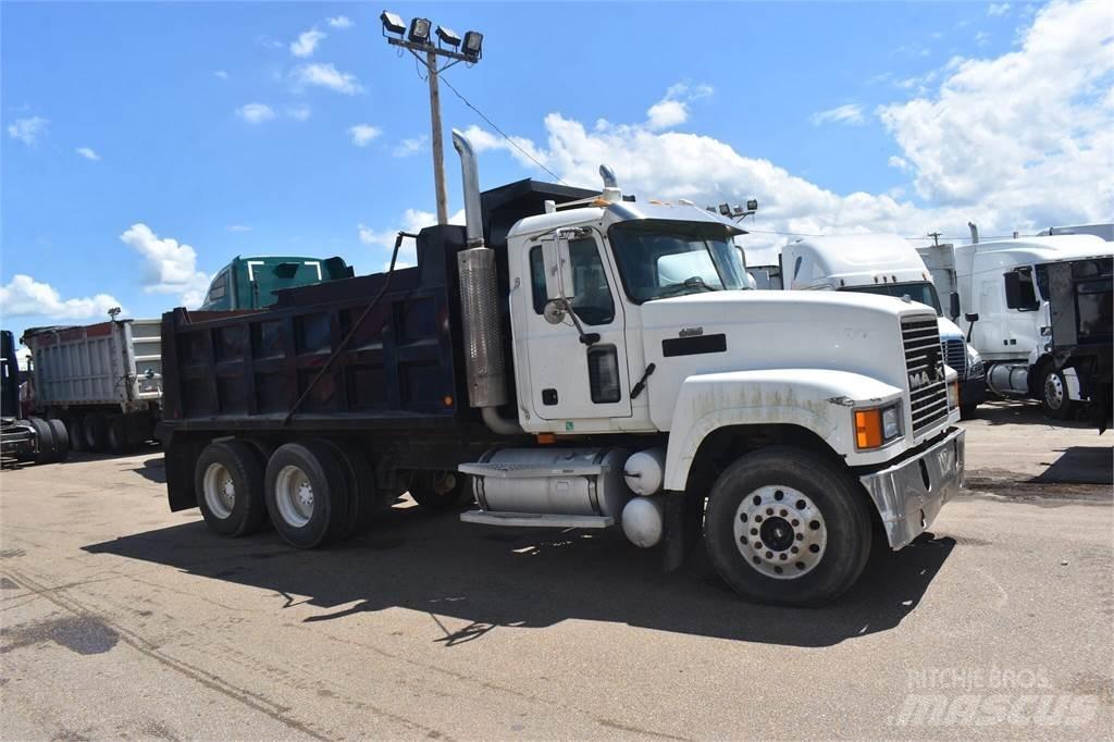 Mack CHN613 Camion ribaltabili