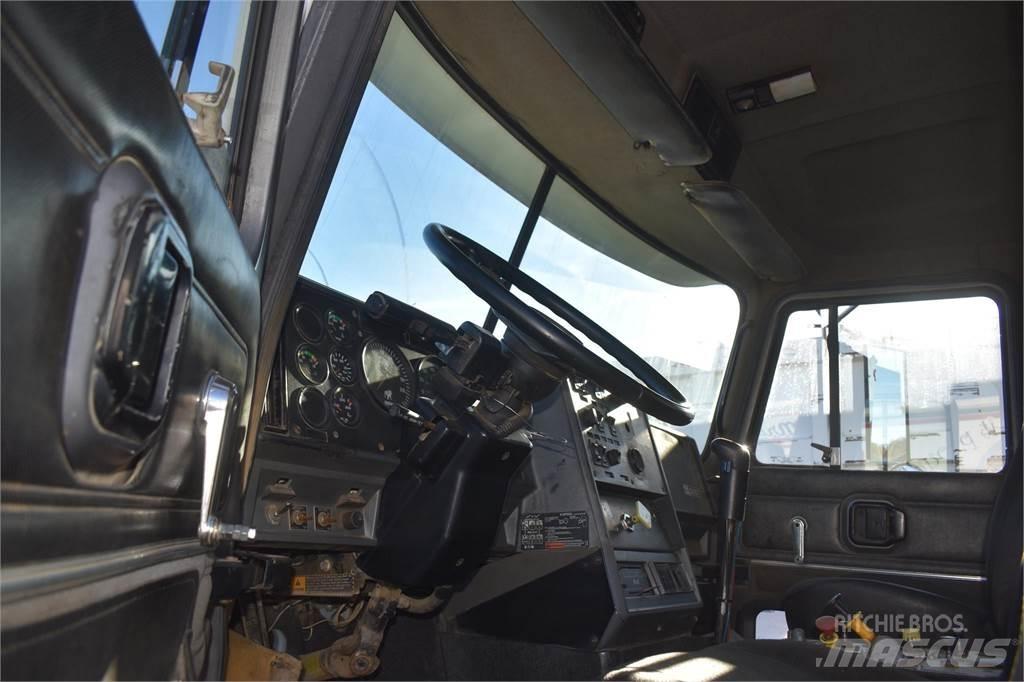 Mack CL713 Camion ribaltabili