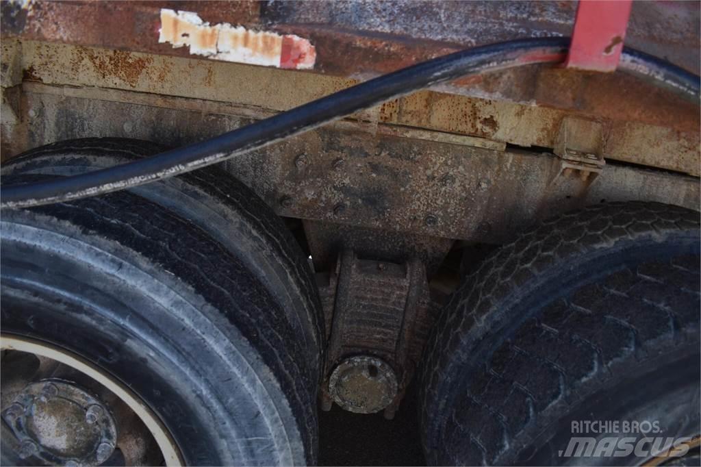 Mack DM685S Cisterna