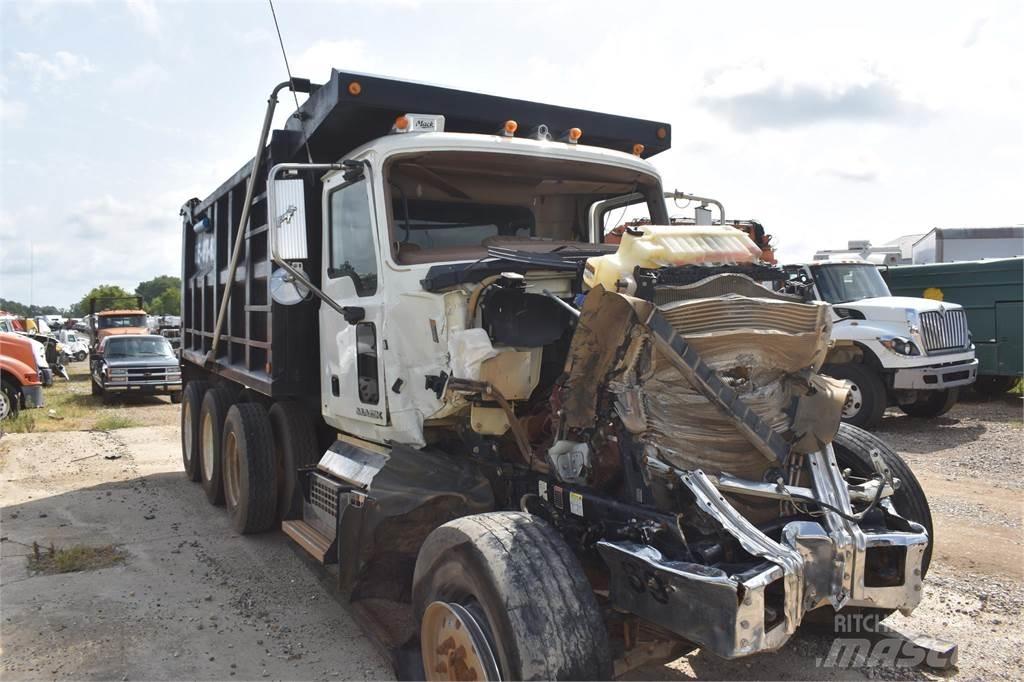 Mack GRANITE GU713 Camion ribaltabili