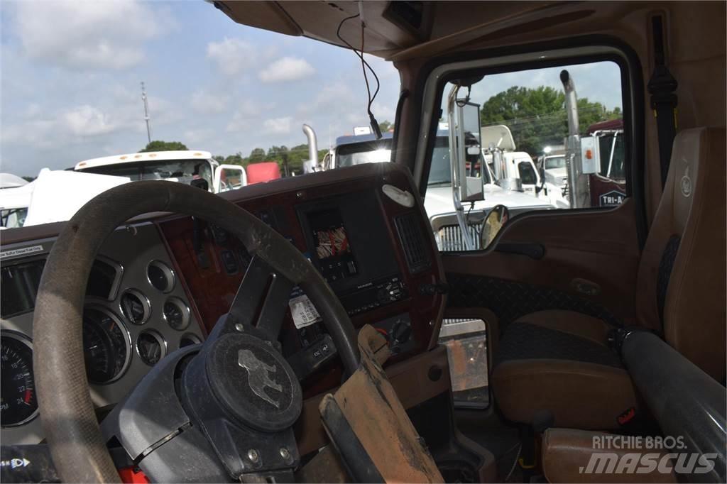 Mack GRANITE GU713 Camion ribaltabili