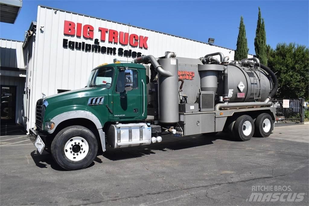 Mack GRANITE GU713 Cisterna