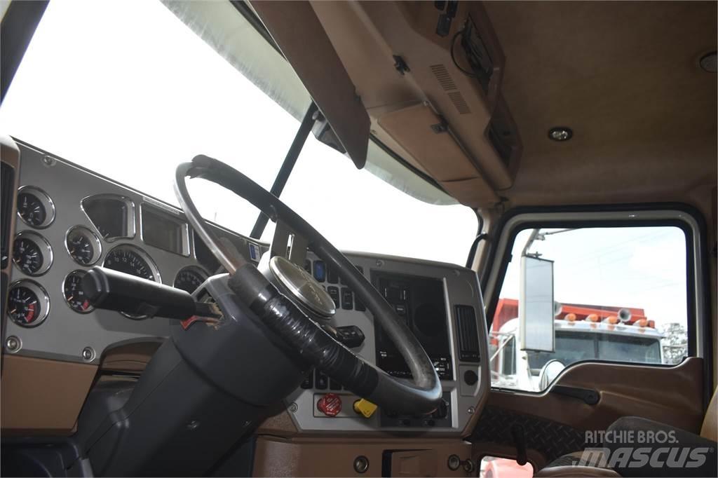 Mack GRANITE GU713 Camion ribaltabili