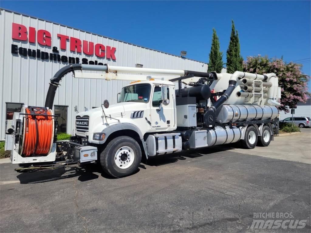 Mack GRANITE GU713 Cisterna