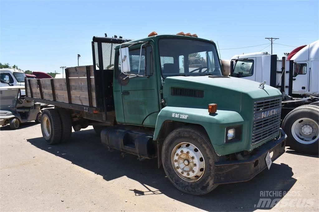 Mack MIDLINER CS200 Camion ribaltabili