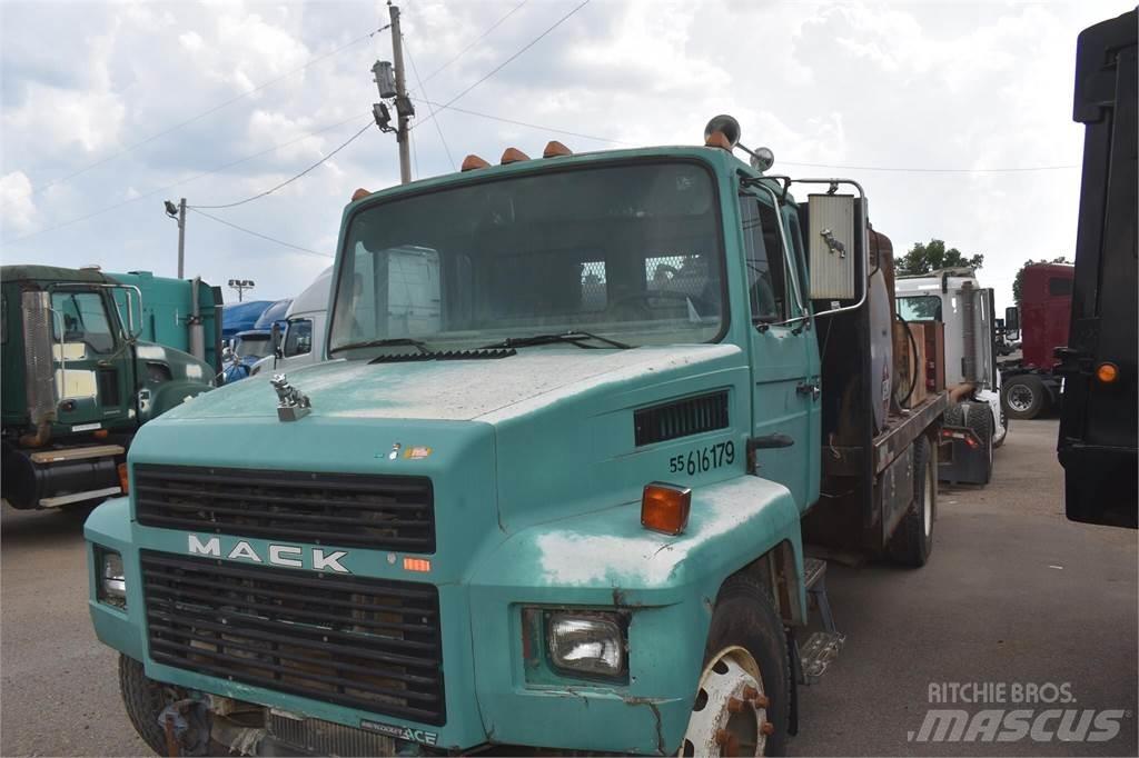 Mack MIDLINER CS200 Cisterna