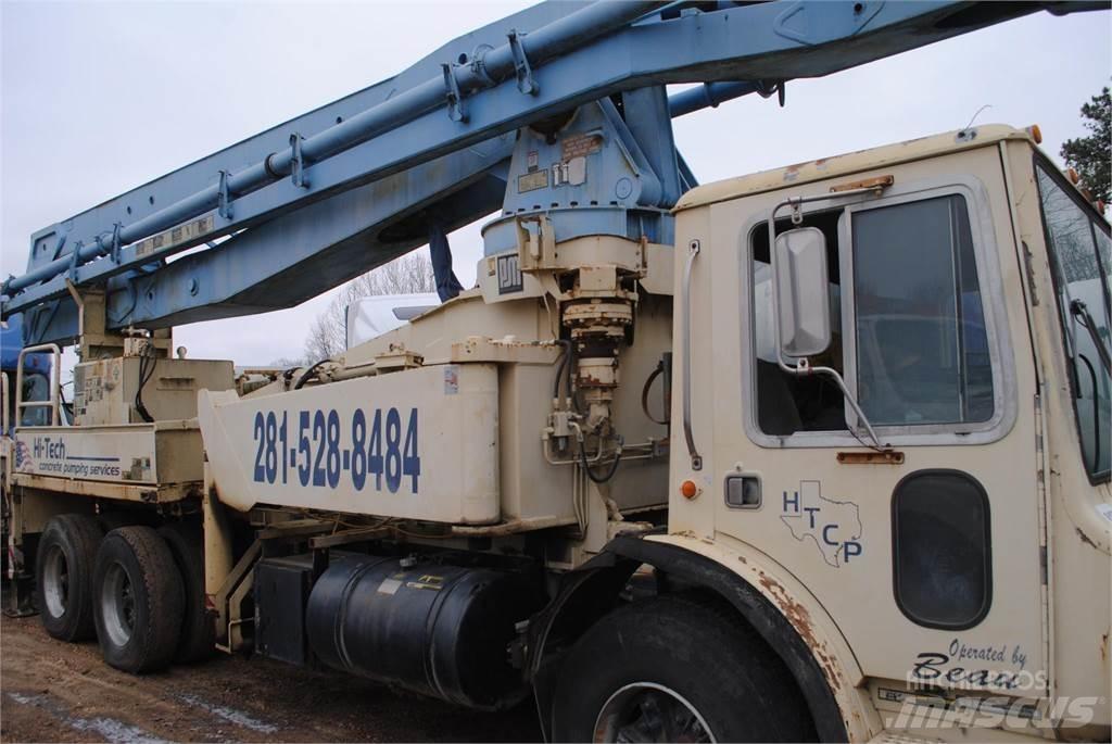 Mack MR686S Betoniere