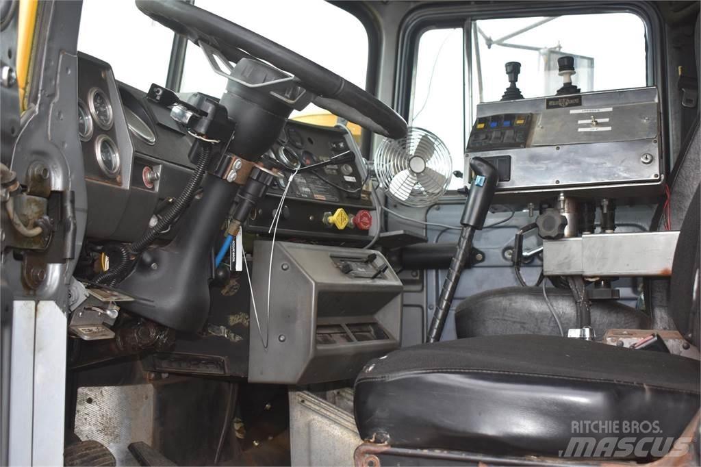 Mack RD688S Camion ribaltabili