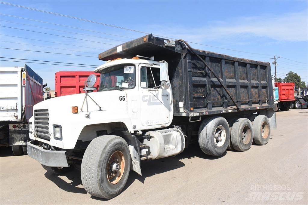 Mack RD688S Camion ribaltabili