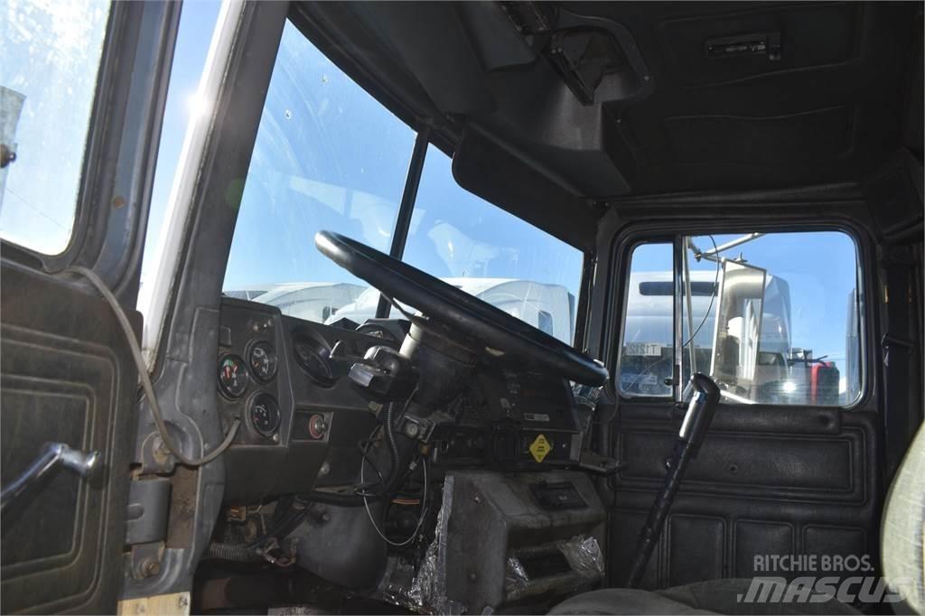 Mack RD688S Camion ribaltabili
