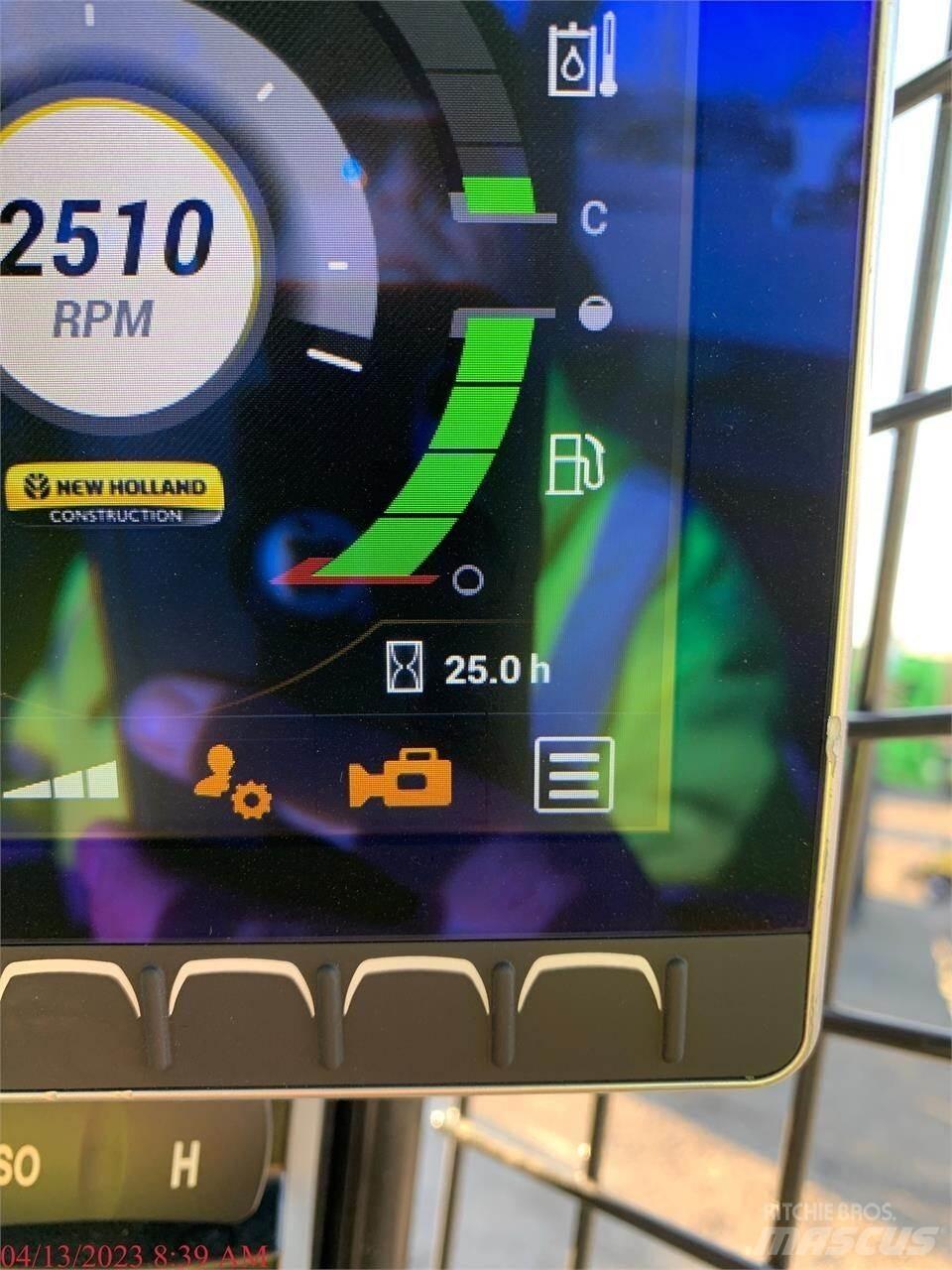 New Holland C332 Mini Pale Gommate