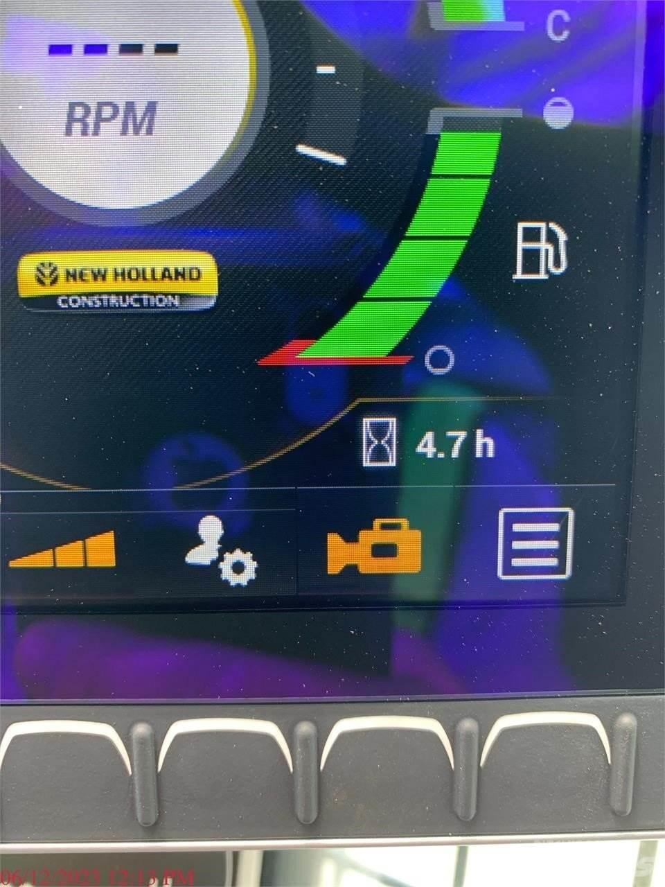 New Holland C337 Mini Pale Gommate