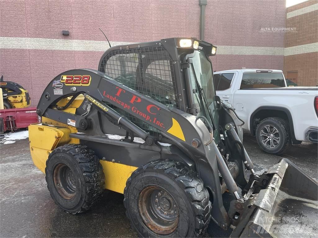 New Holland L228 Mini Pale Gommate