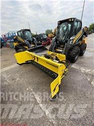 New Holland L328 Mini Pale Gommate