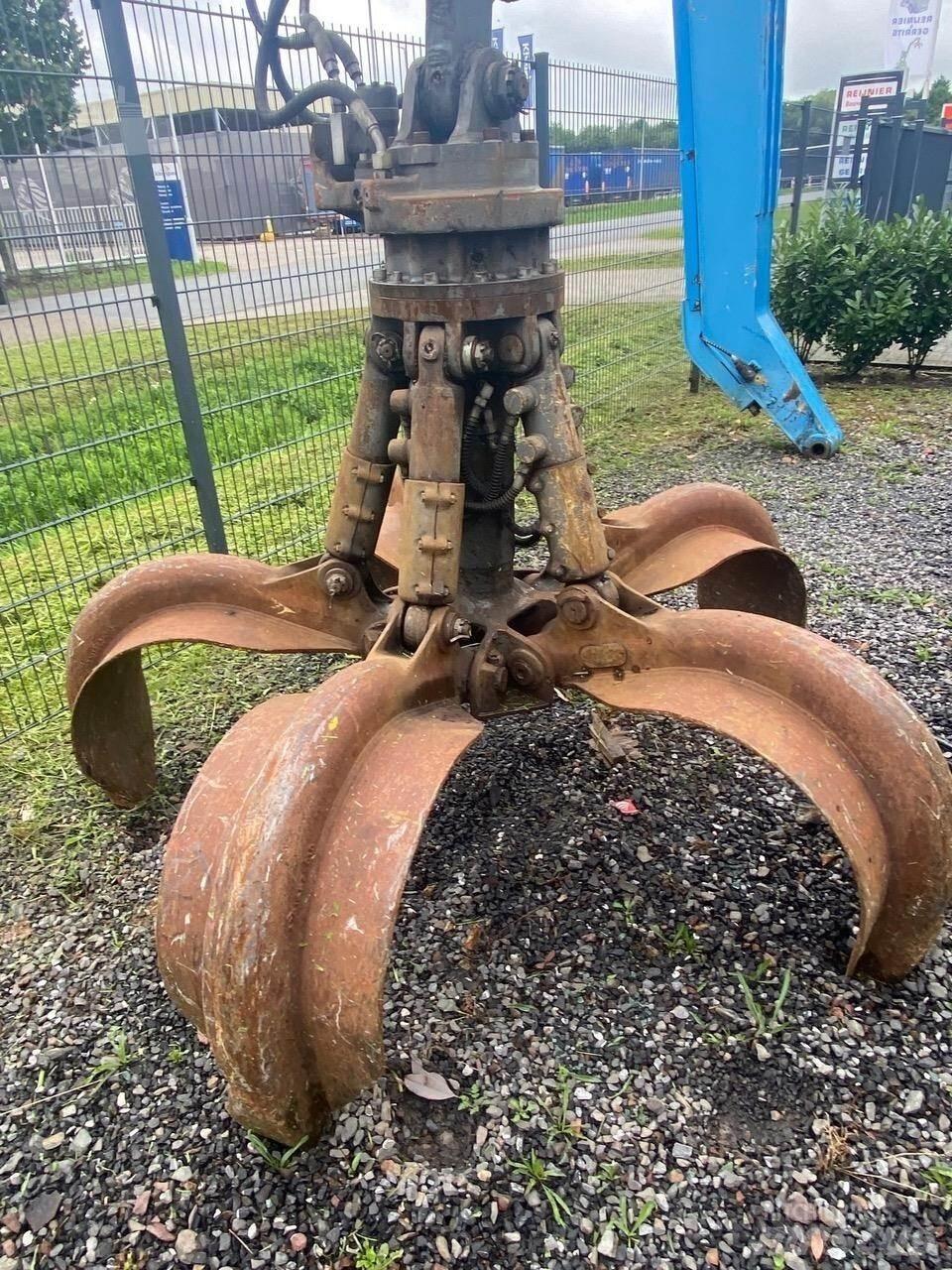 Sennebogen 818EM Movimentazione rifiuti