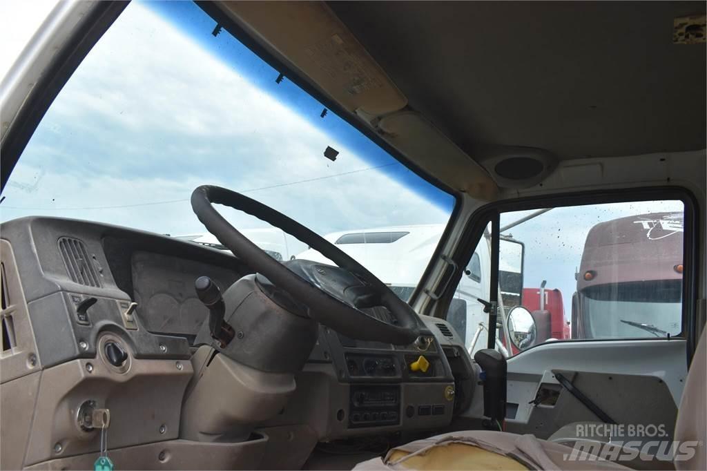 Sterling L7500 Camion ribaltabili