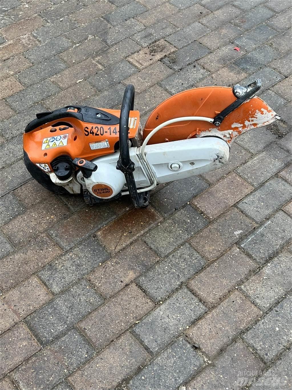 Stihl TS420 Seghe per roccia e cemento