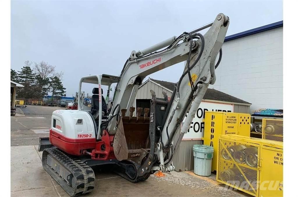 Takeuchi TB250-2 Miniescavatori