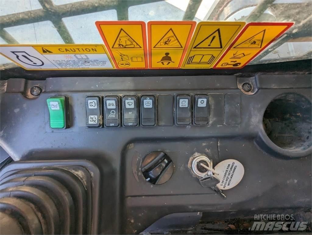 Takeuchi TL12V2 Mini Pale Gommate