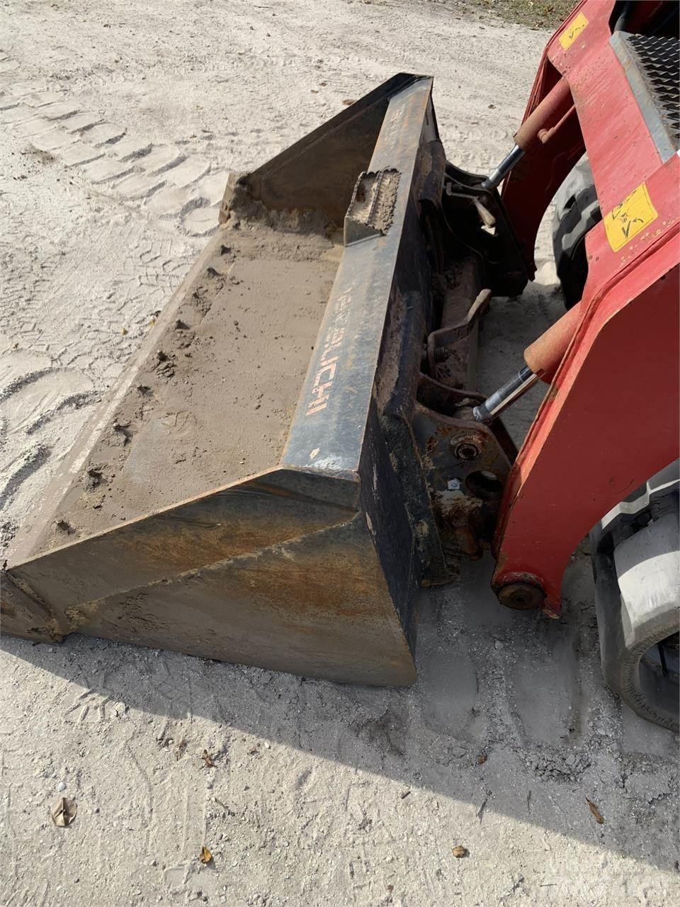 Takeuchi TL8 Mini Pale Gommate