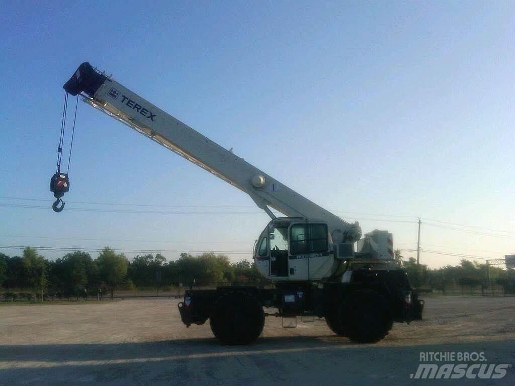 Terex RT230-1 Gru per terreni difficili