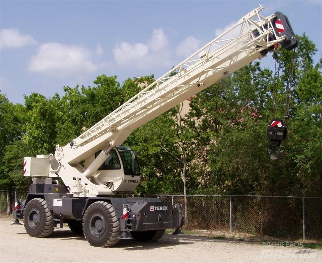 Terex RT230-2 Gru per terreni difficili