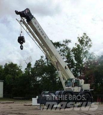 Terex RT670 Gru per terreni difficili
