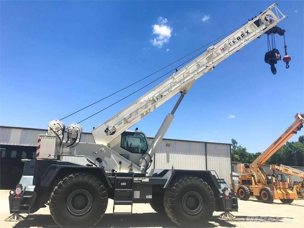 Terex RT670 Gru per terreni difficili