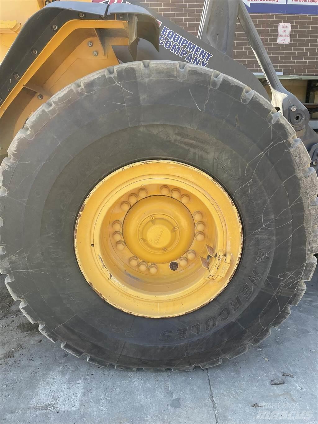 Volvo L110H Pale gommate