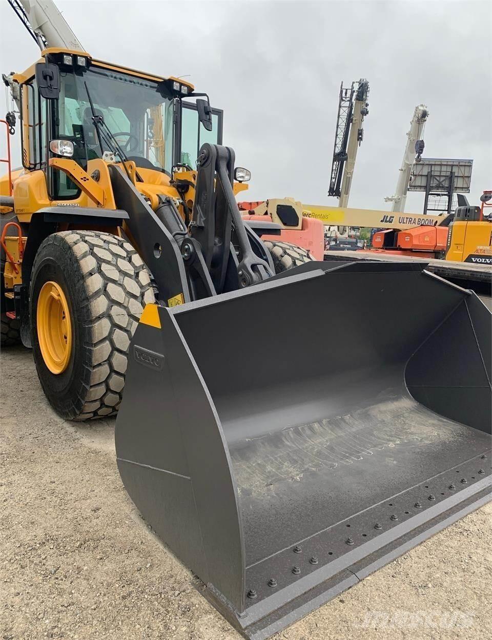 Volvo L120H Pale gommate