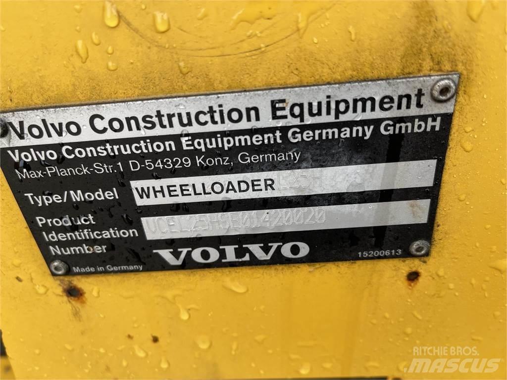 Volvo L25H Pale gommate