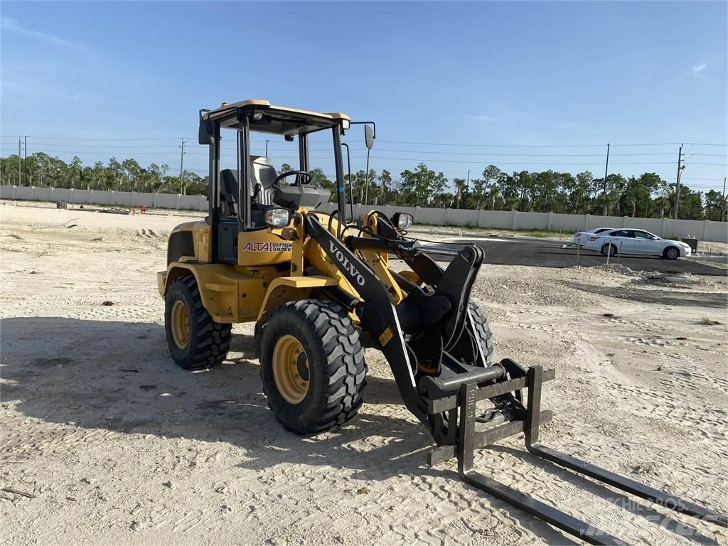 Volvo L30GS Pale gommate