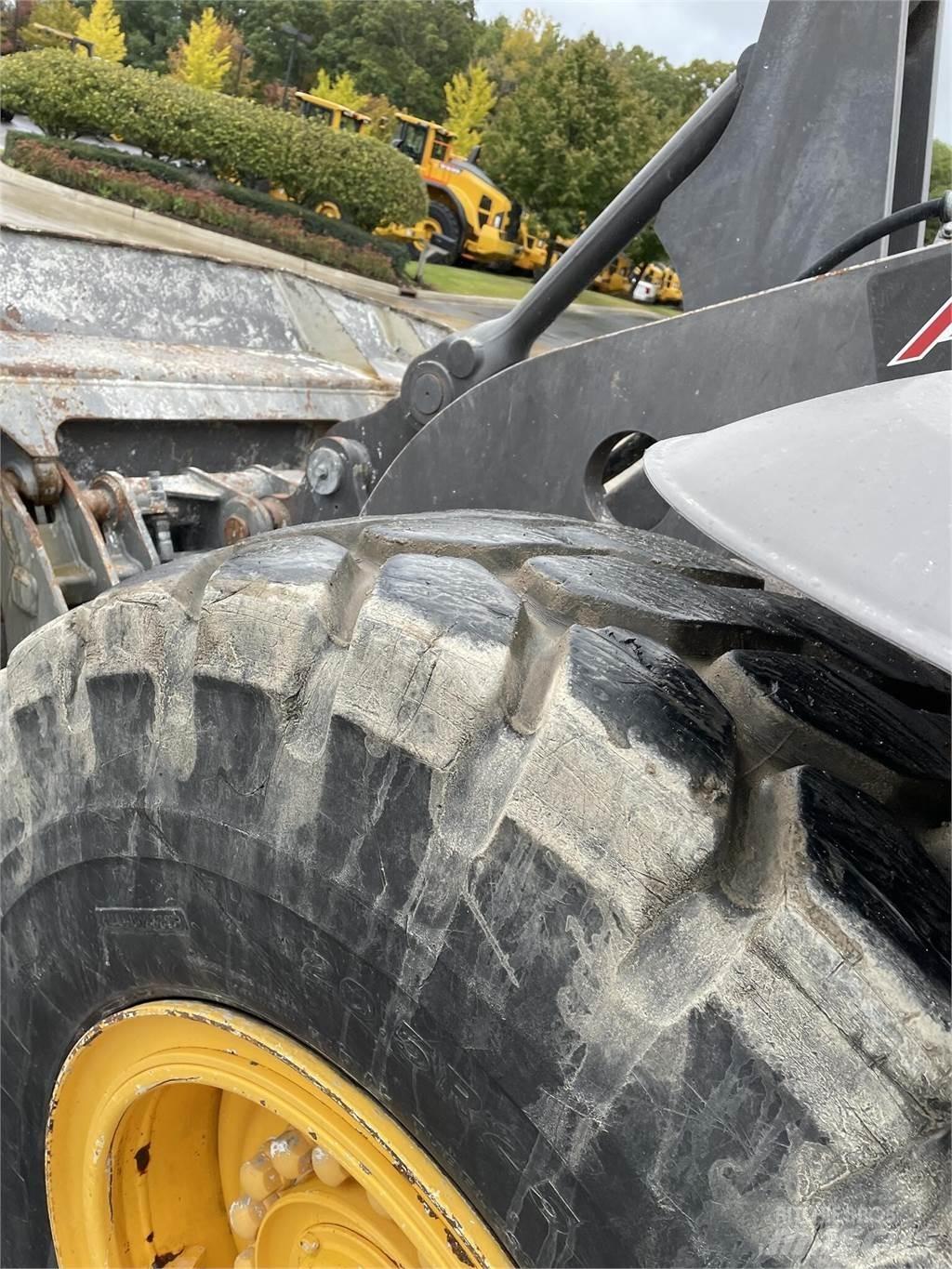 Volvo L70H Pale gommate