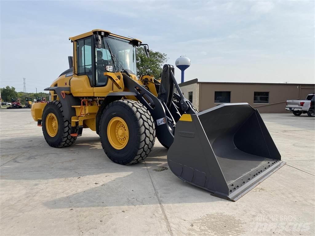 Volvo L90H Pale gommate
