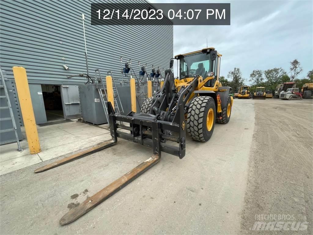 Volvo L90H Pale gommate