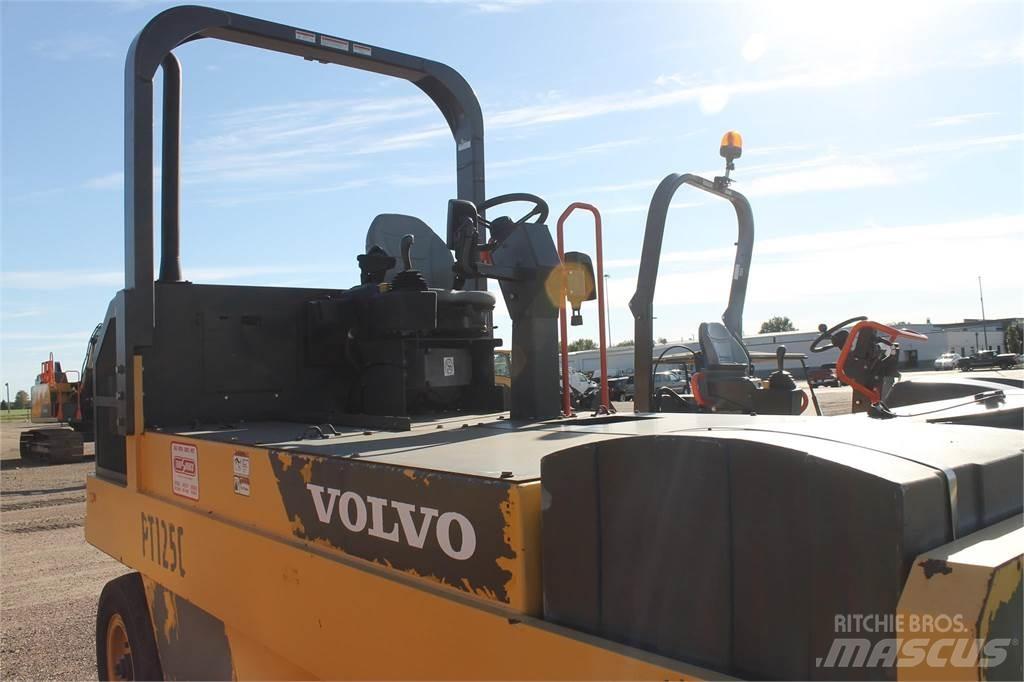 Volvo PT125C Rulli gommati