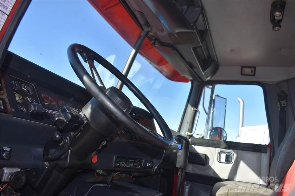 Volvo WG64T Camion ribaltabili