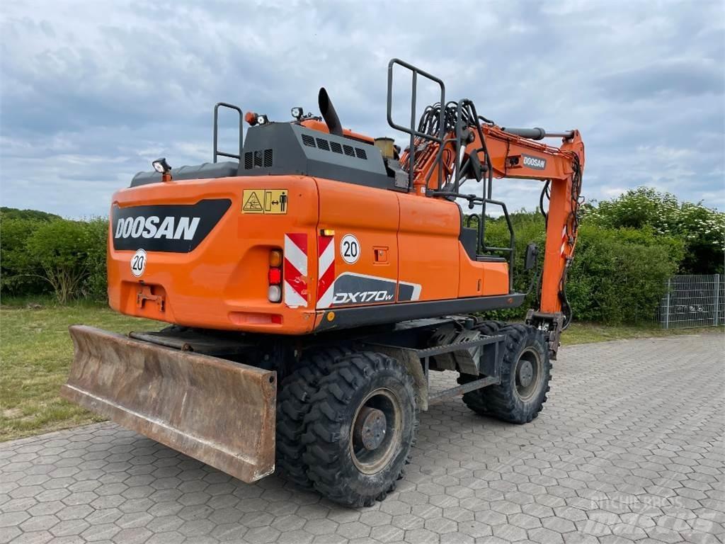 Doosan DX170W-5 Escavatori gommati