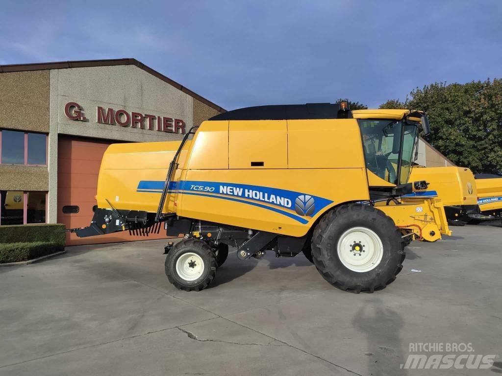 New Holland TC 5.90 Mietitrebbiatrici