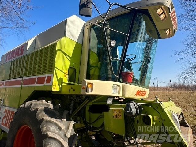CLAAS Mega 208 Mietitrebbiatrici