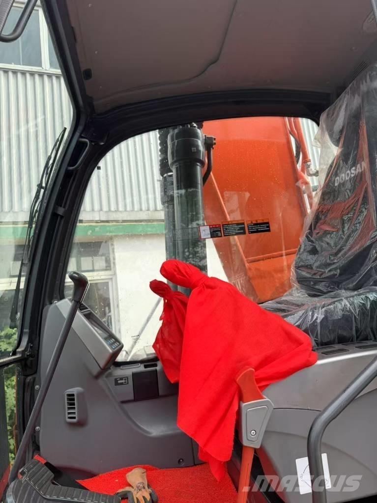 Doosan DX 225 LCA Escavatori cingolati