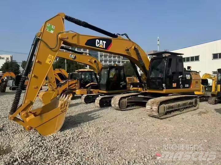 CAT CAT323D2L Escavatori cingolati