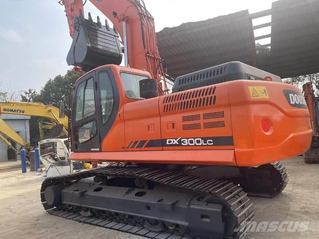 Doosan DX300LC Escavatori cingolati