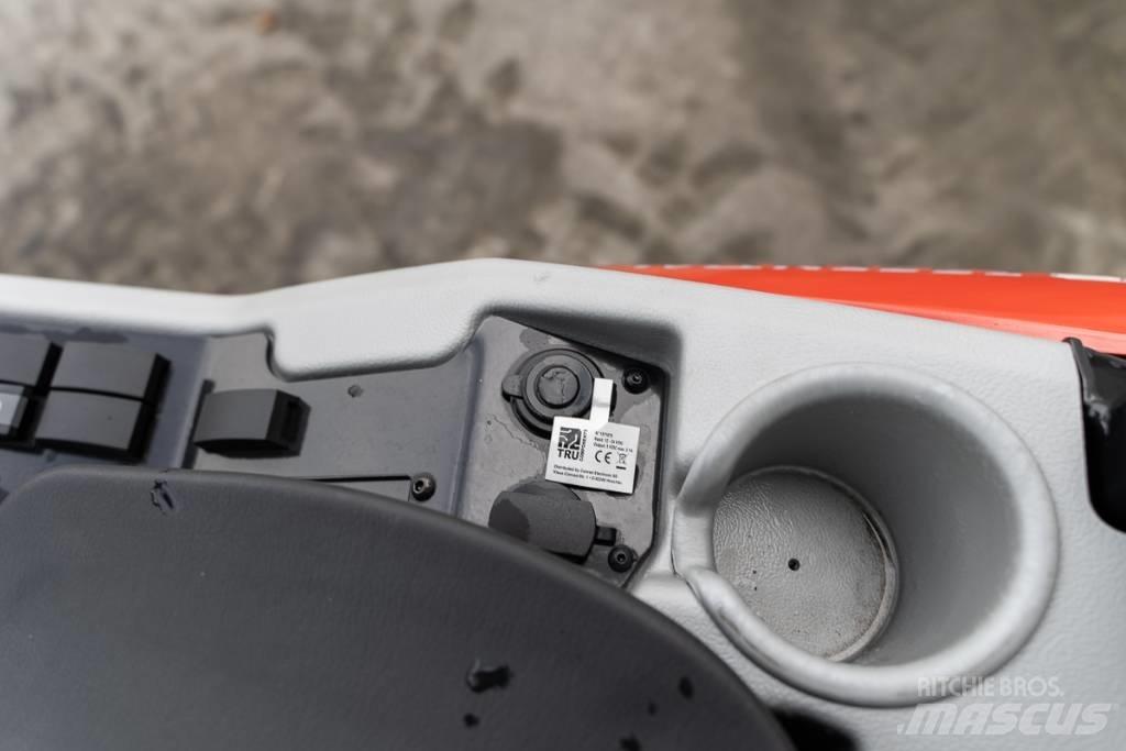 Manitou MLA 3-25H Mini pale