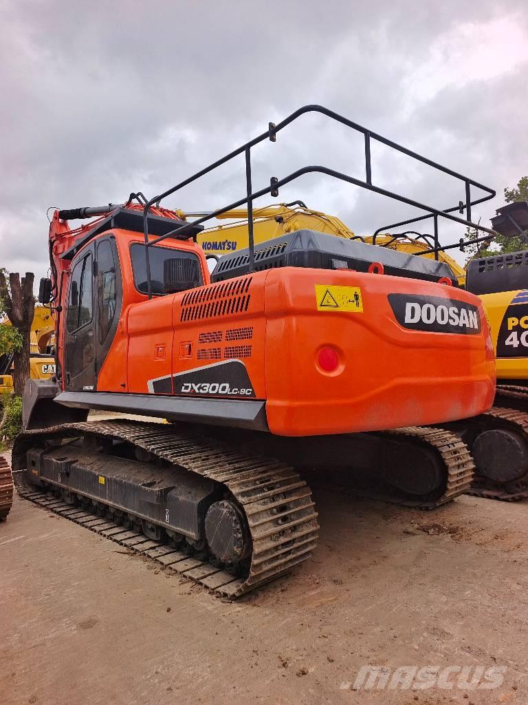 Doosan DX 300 Escavatori cingolati