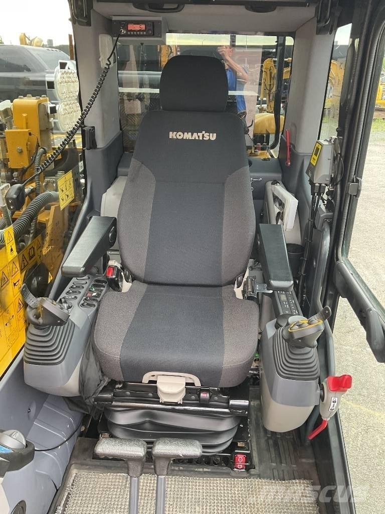 Komatsu PC240LC-11 Escavatori cingolati