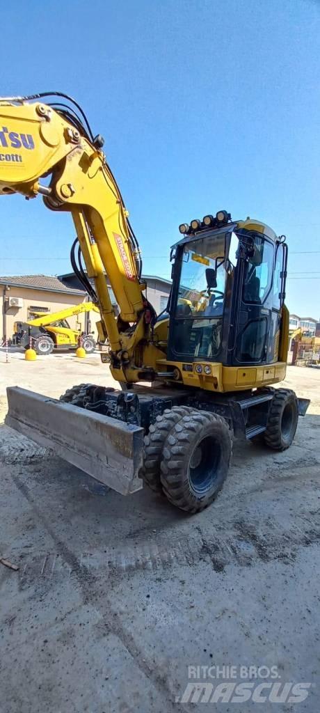 Komatsu PW98 MR-11 Escavatori gommati