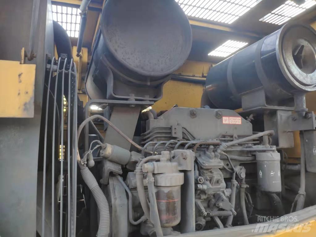 Komatsu WA 320-3 Pale gommate